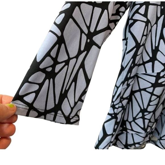 Alex Marie Geometric Blue-Violet Black Asymmetry Layers Blouse Women Size L - Picture 3 of 7